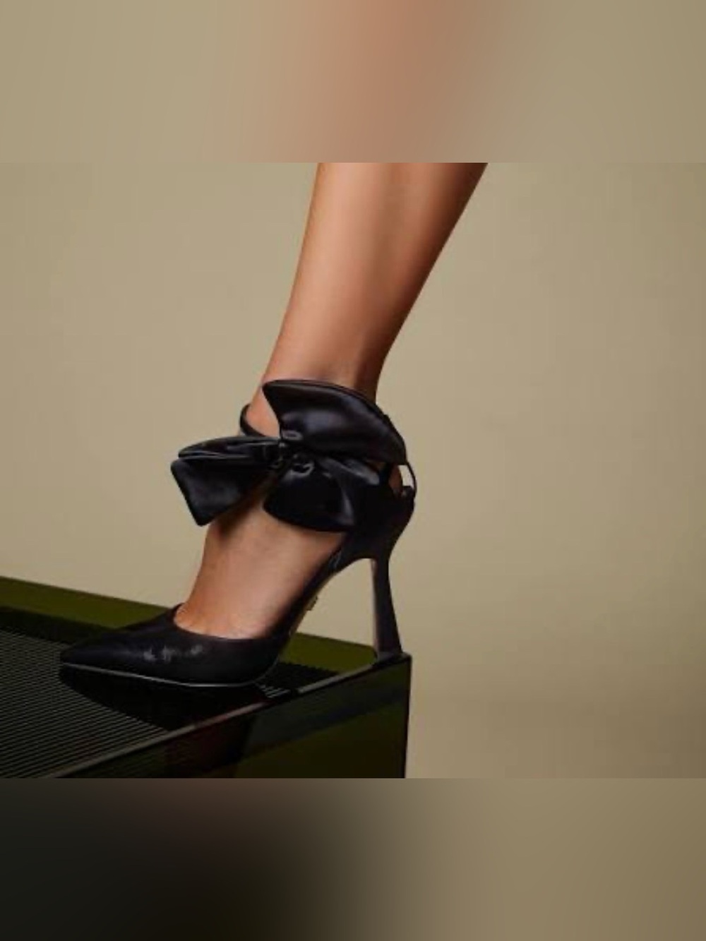Sam Edelman Women's Halie Bow Heel In Black